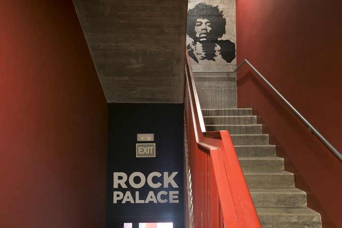 Imagen de los interiores del Hostel Sant Jordi Rock Palace. Foto 9