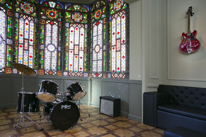 Imagen de los interiores del Hostel Sant Jordi Rock Palace. Foto 11