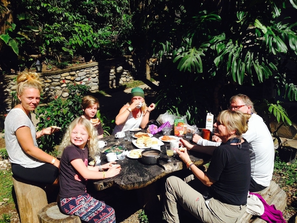 Imagen del bar/restaurante del Hostel Santa Elena Resort. Foto 2