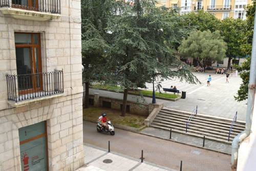 Imagen de los exteriores del Hostel Santander. Foto 7