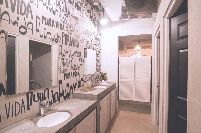 Imagen de los interiores del Hostel Selina Santa Teresa North. Foto 8