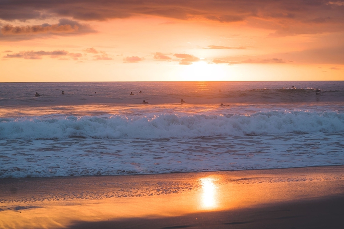 Imagen de los exteriores del Hostel Selina Santa Teresa North. Foto 4