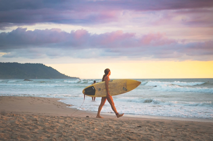 Imagen de los exteriores del Hostel Selina Santa Teresa North. Foto 6