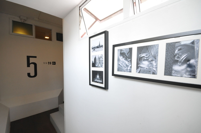 Imagen de los interiores del Hostel Shane Bangkok. Foto 12