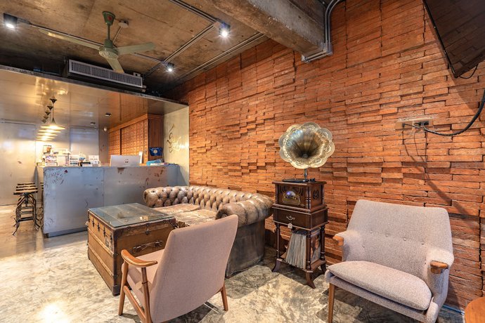 Imagen de los interiores del Hostel Siam Plug In. Foto 19