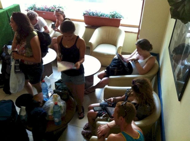 Imagen de los interiores del Hostel Sky, TEL AVIV. Foto 16