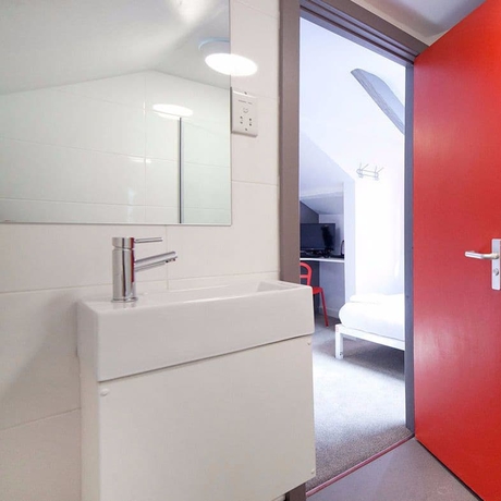 Imagen de la habitación del Hostel Sleeperdorm -. Foto 8