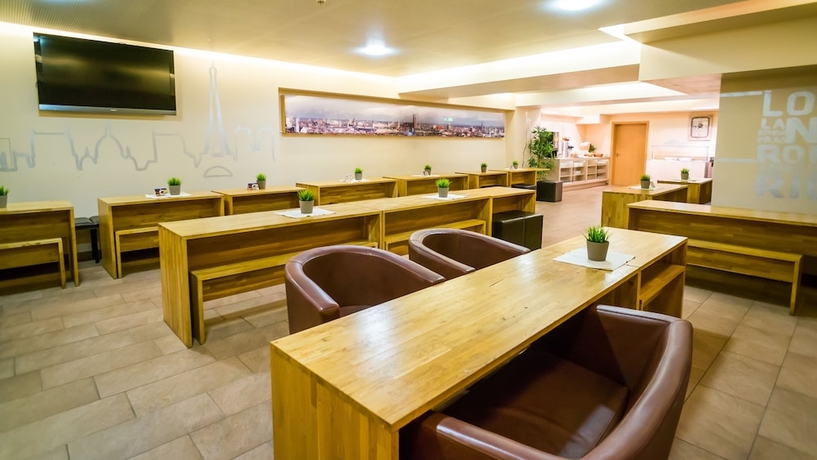 Imagen del bar/restaurante del Hostel Smart Stay - Munich City. Foto 5