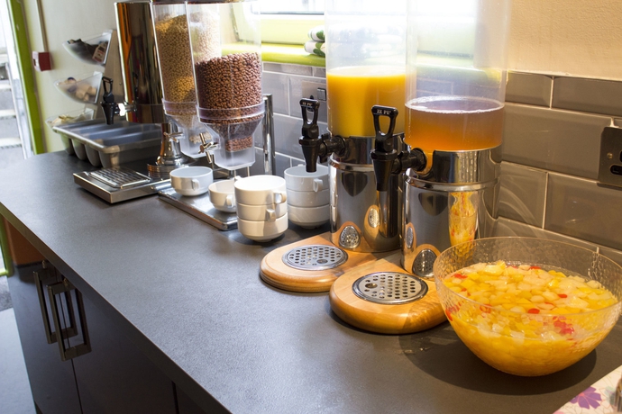 Imagen del bar/restaurante del Hostel Snoozles Quay Street Tourist. Foto 7