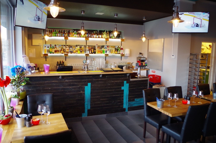 Imagen de los interiores del Hostel Spoton and Sportsbar. Foto 11