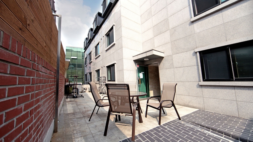 Imagen de los exteriores del Hostel Starria Foreign Guest Only. Foto 8