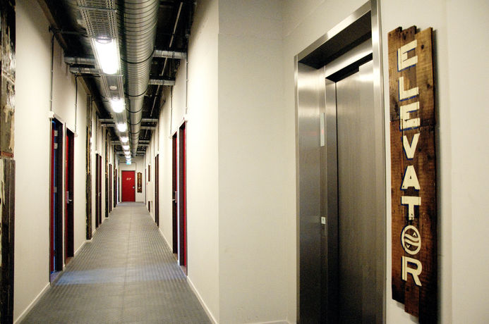Imagen de los interiores del Hostel Stayokay Eindhoven. Foto 11