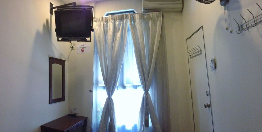 Imagen de los interiores del Hostel Submarine Guest House Chinatown -. Foto 15