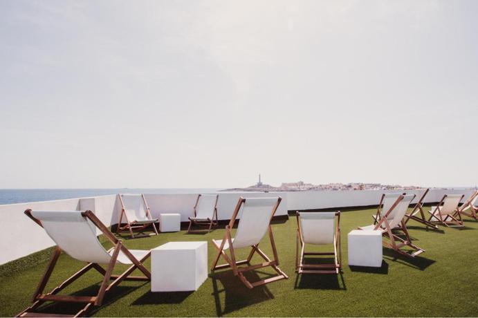 Imagen de los exteriores del Hostel Subup, Cabo de Palos. Foto 4