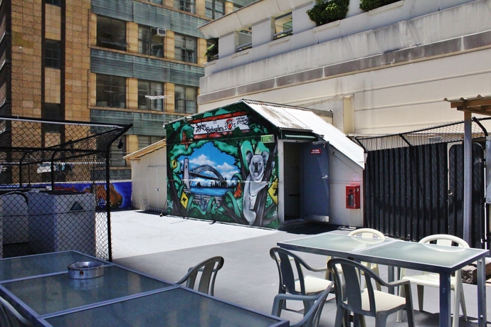 Imagen de los exteriores del Hostel Sydney Backpackers -. Foto 13