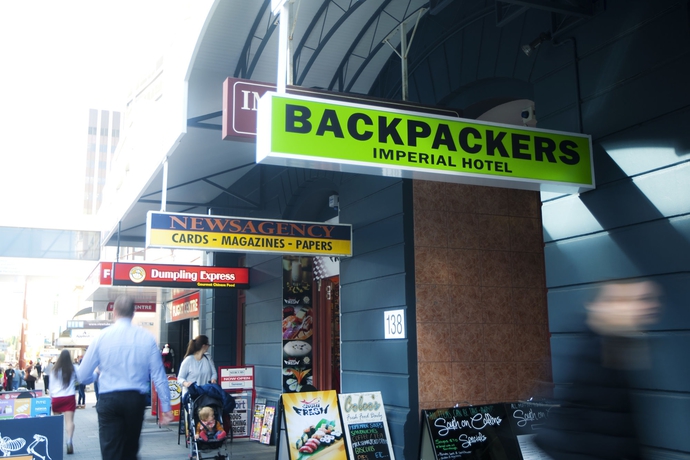 Imagen de los exteriores del Hostel The Backpackers Imperial Hotel -. Foto 9