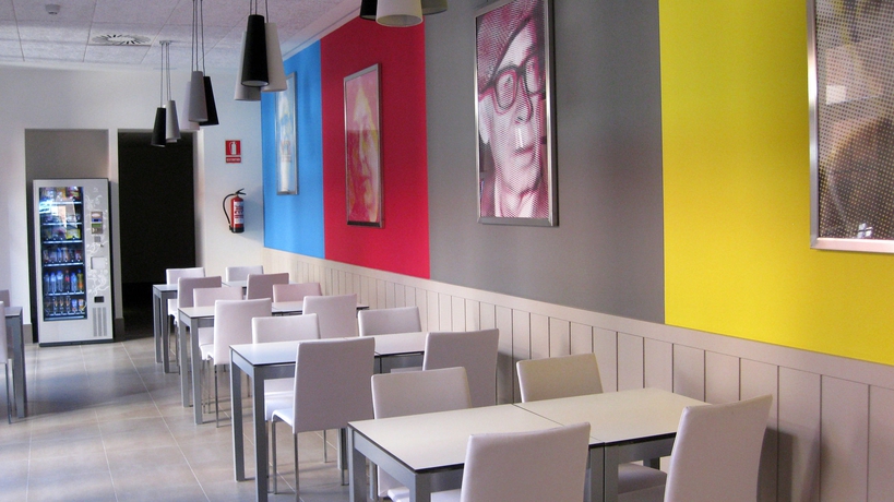 Imagen de los interiores del Hostel The Book Factory. Foto 14