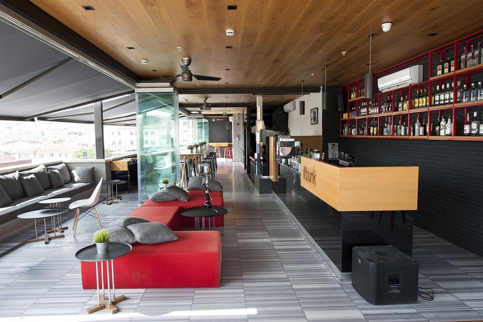 Imagen del bar/restaurante del Hostel The Central House Istanbul Taksim. Foto 8