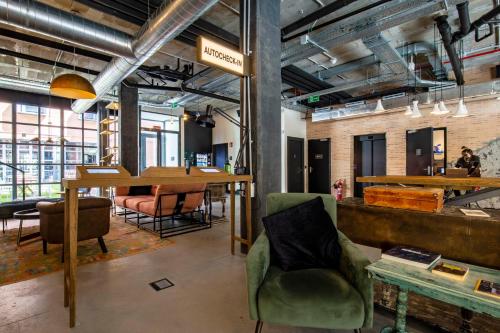 Imagen de los interiores del Hostel The Central House Madrid Lavapi&eacute;s. Foto 16