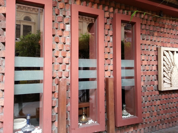 Imagen de los exteriores del Hostel The Explorers Guesthouse and. Foto 6