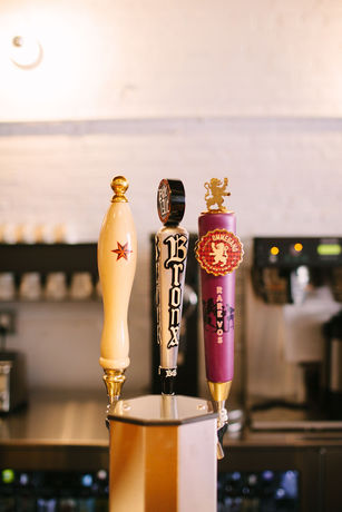 Imagen del bar/restaurante del Hostel The Local -. Foto 3