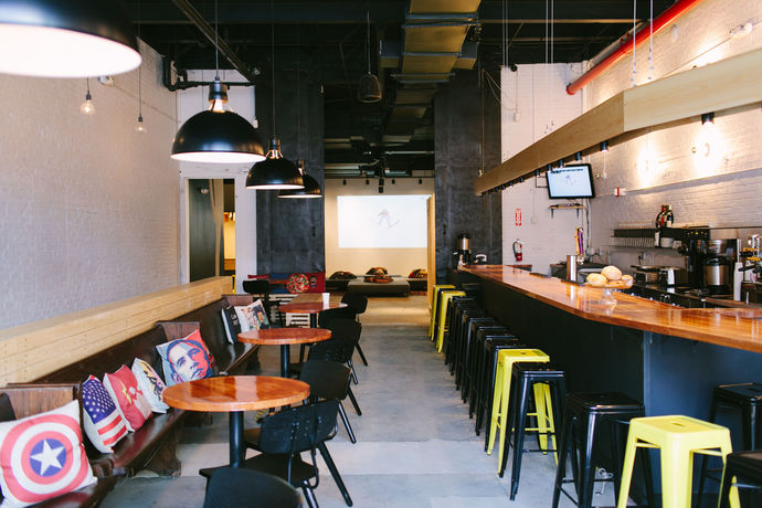 Imagen del bar/restaurante del Hostel The Local -. Foto 4