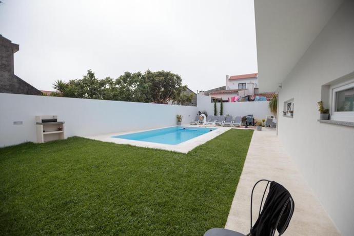 Imagen de la piscina del Hostel The Spot Ofir. Foto 15
