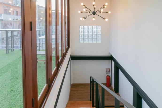 Imagen de los interiores del Hostel Timber, Bangkok. Foto 15