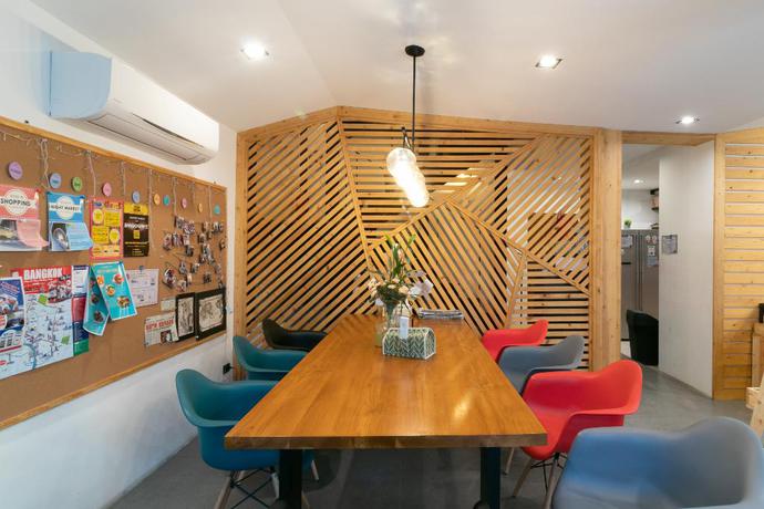 Imagen del bar/restaurante del Hostel Timber, Bangkok. Foto 1