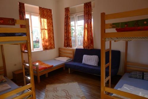 Imagen de la habitación del Hostel Tirana Backpacker. Foto 8