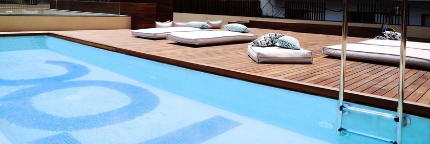 Imagen de la piscina del Hostel Toc Barcelona. Foto 8