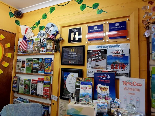 Imagen de los interiores del Hostel Travellers Oasis -. Foto 32