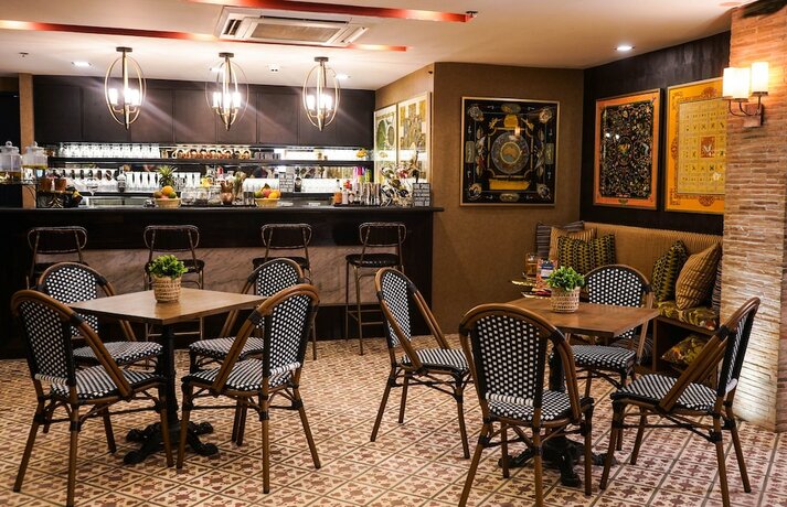 Imagen del bar/restaurante del Hostel Unwnd Boutique Hotel Makati. Foto 2