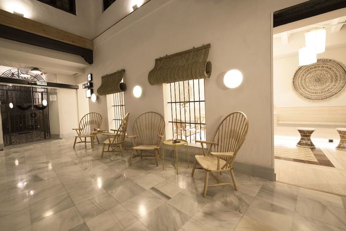 Imagen de los interiores del Hostel U-sense For You Sevilla. Foto 19