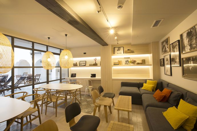 Imagen del bar/restaurante del Hostel U-sense For You Sevilla. Foto 5