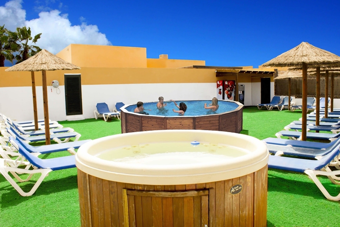 Imagen de los exteriores del Hostel Volcanic Beach. Foto 5