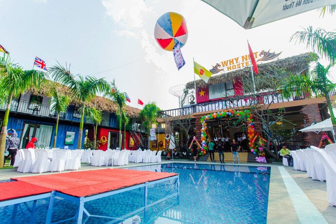 Imagen de la piscina del Hostel Why Not. Foto 40