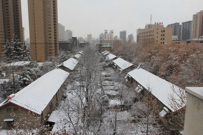 Imagen de los exteriores del Hostel Xi'an Zhongshi Youth. Foto 17