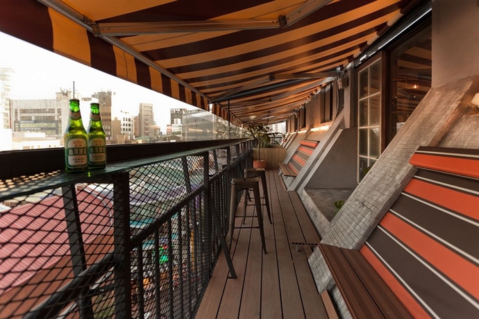 Imagen de los exteriores del Hostel Ximen Wow. Foto 6