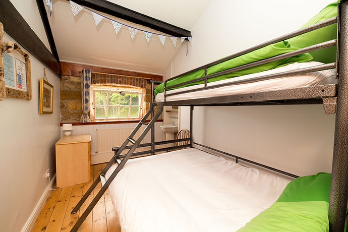 Imagen de los exteriores del Hostel Yha Boggle Hole -. Foto 12
