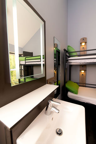 Imagen de los exteriores del Hostel Yha Boggle Hole -. Foto 13
