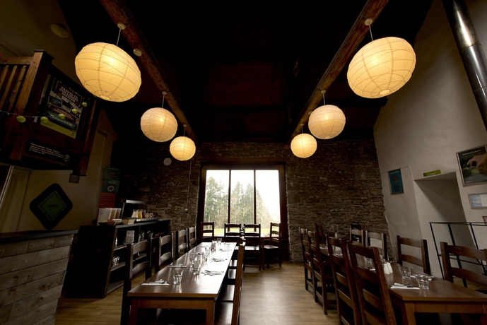 Imagen del bar/restaurante del Hostel Yha Brecon Beacons Danywenallt -. Foto 4
