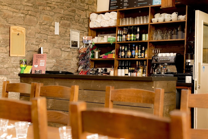 Imagen del bar/restaurante del Hostel Yha Brecon Beacons Danywenallt -. Foto 10