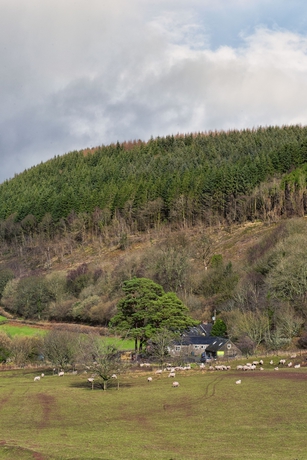 Imagen de los exteriores del Hostel Yha Brecon Beacons Danywenallt -. Foto 13