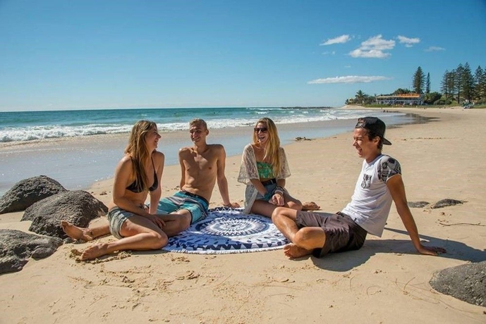 Imagen de los exteriores del Hostel Yha Coolangatta Gold Coast. Foto 8