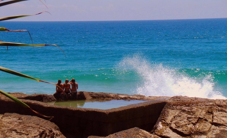 Imagen de los exteriores del Hostel Yha Coolangatta Gold Coast. Foto 9