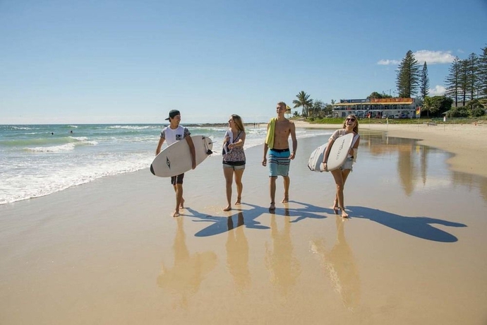 Imagen de los exteriores del Hostel Yha Coolangatta Gold Coast. Foto 10