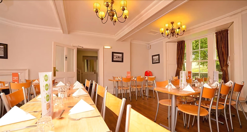 Imagen del bar/restaurante del Hostel Yha Grinton Lodge -. Foto 2