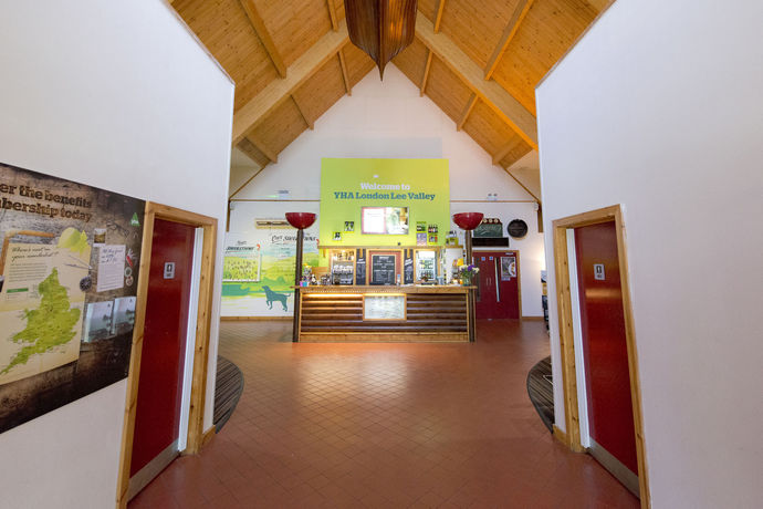 Imagen de los interiores del Hostel Yha London Lee Valley -. Foto 11