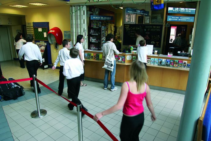 Imagen de los interiores del Hostel Yha London Thameside. Foto 13